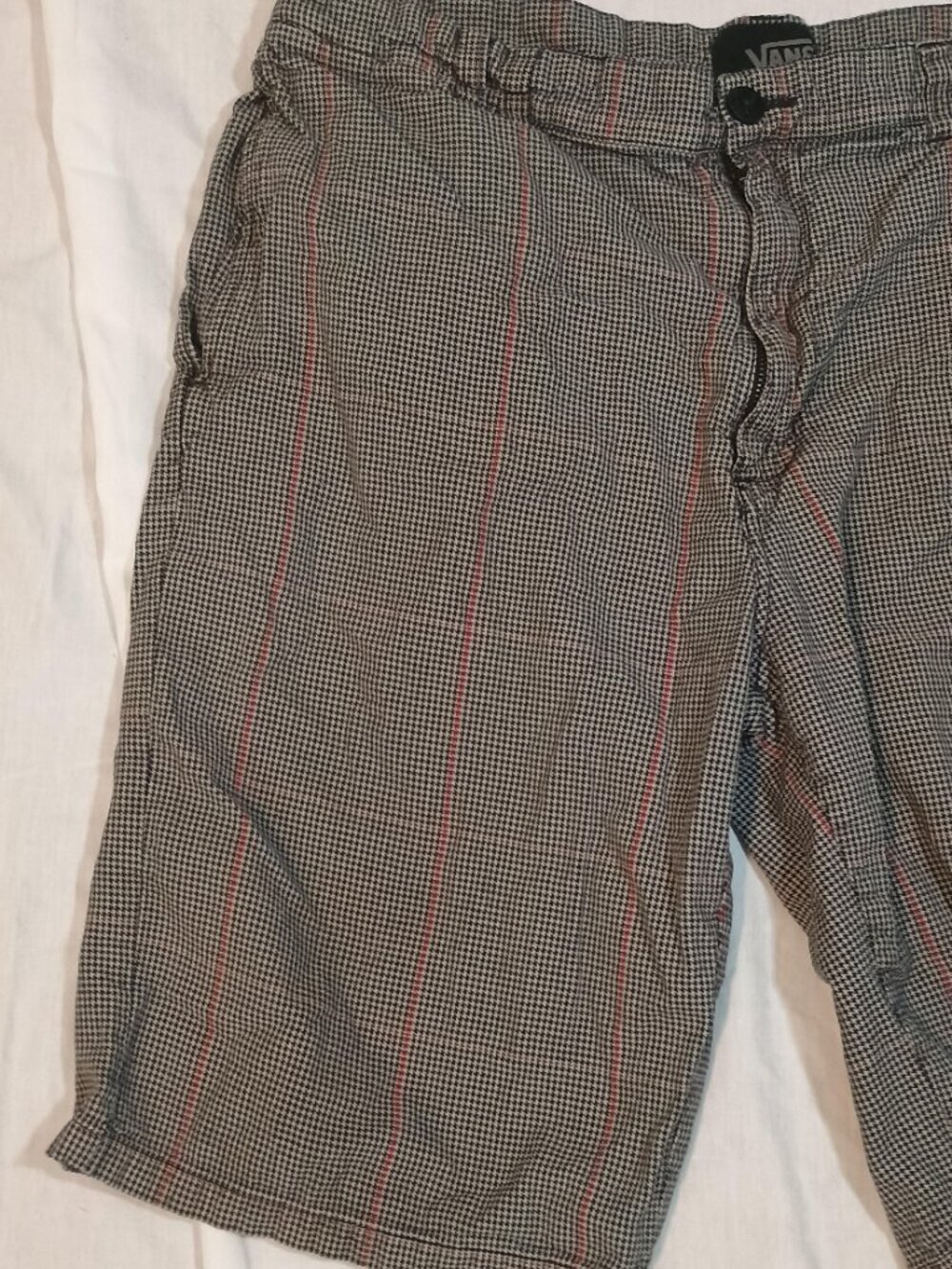 Vans/Shorts/Mens 34/Grey Black Houndstooth Red Pinstripe Off The Wall Skate Casu - Picture 4 of 7